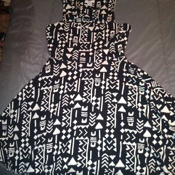 Perfect Dress for any occasion! - Picture 3 of 4